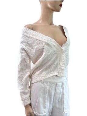 Chic. HONOR cardigan white V-neck Knit Button Cardigan